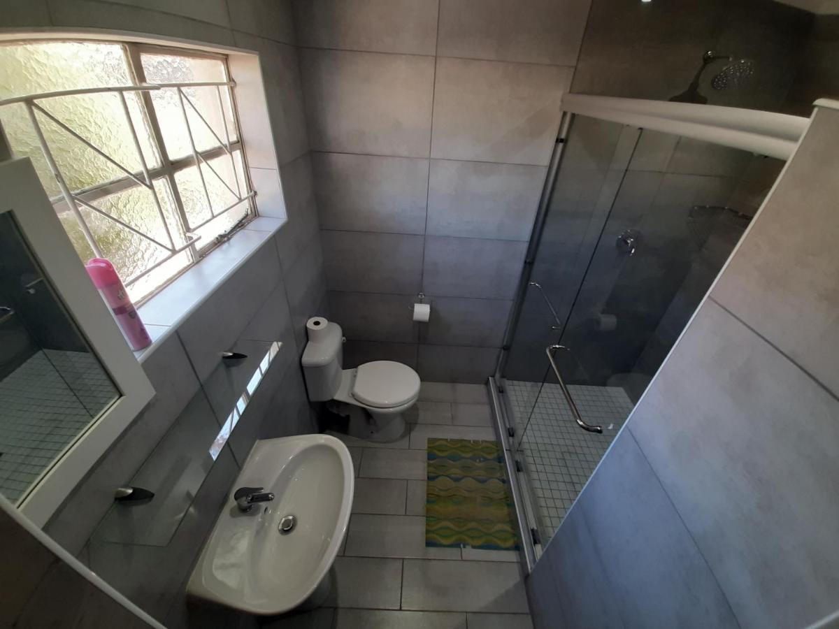 Lux Rooms On 37 Bloemfontein Exterior photo