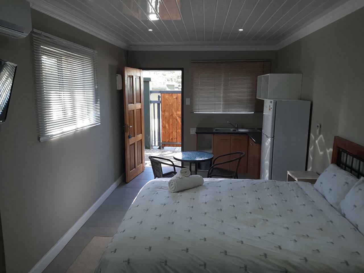 Lux Rooms On 37 Bloemfontein Exterior photo