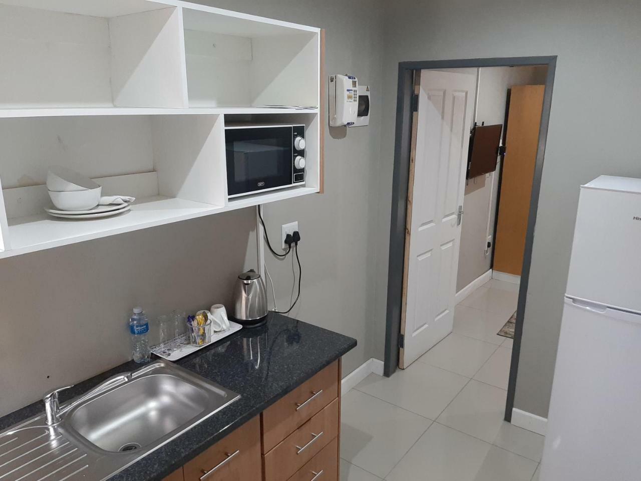 Lux Rooms On 37 Bloemfontein Exterior photo