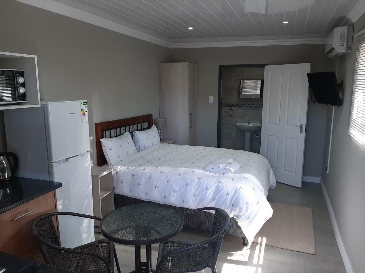 Lux Rooms On 37 Bloemfontein Exterior photo